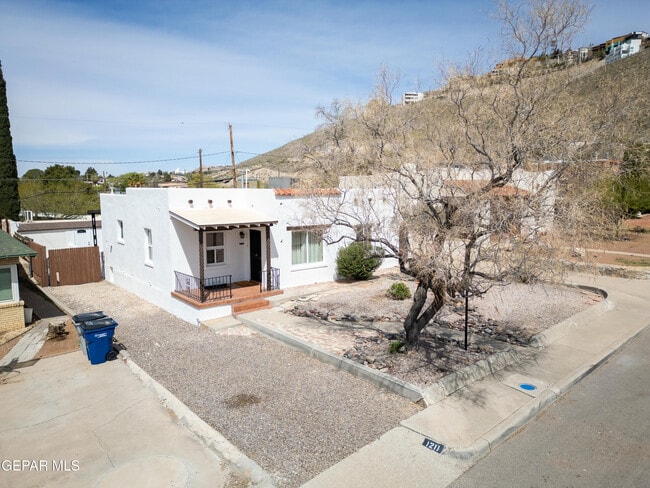 Photo - 1211 Mesita Dr