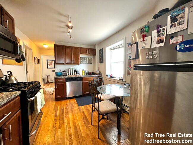 Photo - 678 Bennington St