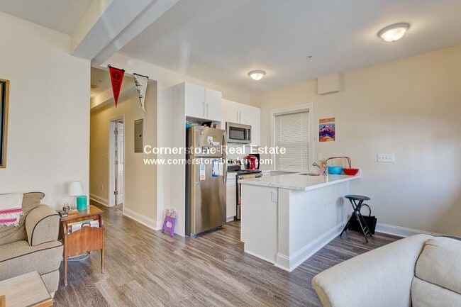 Photo - 28 Hillside St Unit 1