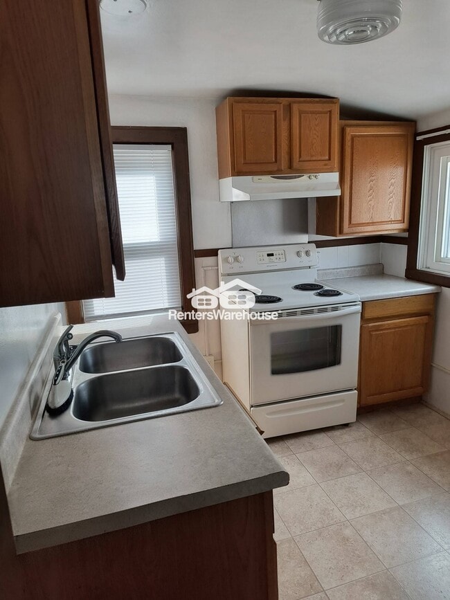 Photo - 275 Maryland Ave E