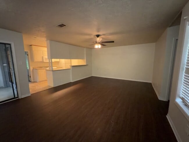 Photo - 629 W Ridge Dr