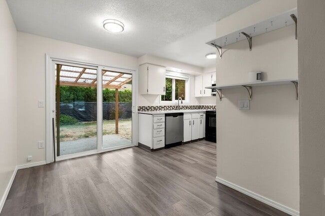 Photo - 885 SE Lambert Cir