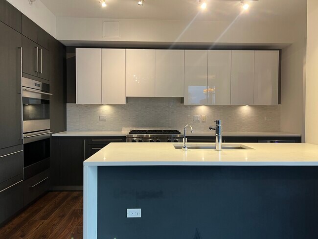 Photo - 1201 S Prairie Ave Unit 3801