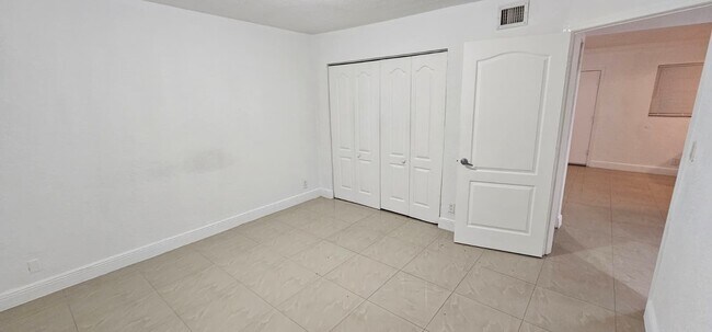 Photo - 110 SE 2nd St