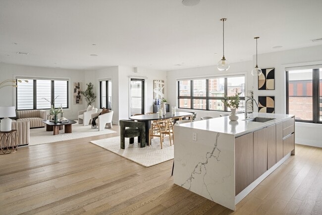 Building Photo - 51 Silver St Unit PH