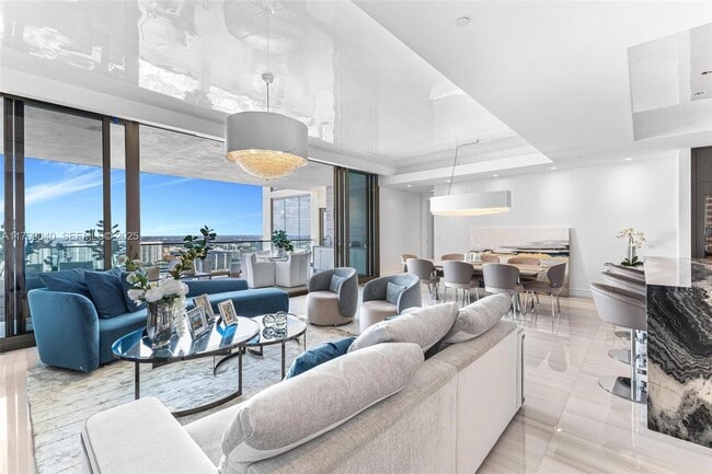 Building Photo - 17901 Collins Ave Unit 3806