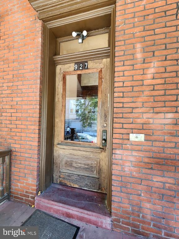 Building Photo - 927 Farragut St Unit 1F Rental
