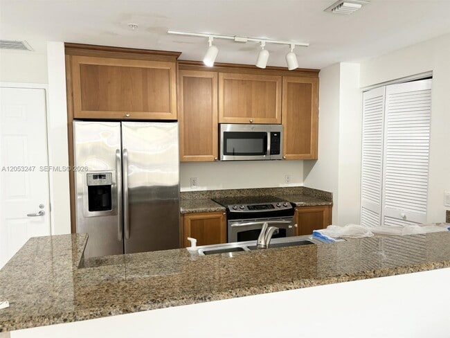 Photo - 55 Merrick Wy Unit 713
