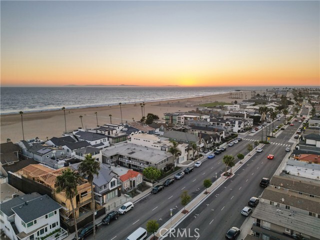 Photo - 1113 W Balboa Blvd House