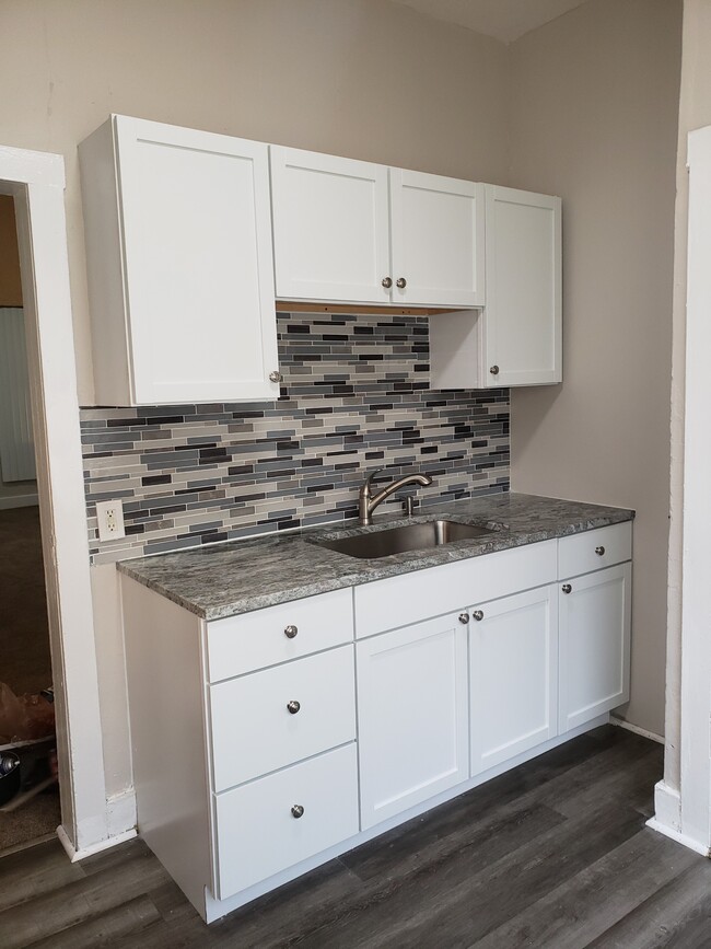 Photo - 11384 Nagel St