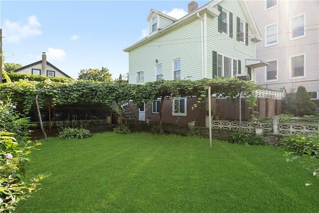 Photo - 49 E Transit St