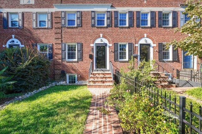 Photo - 1126 Powhatan St