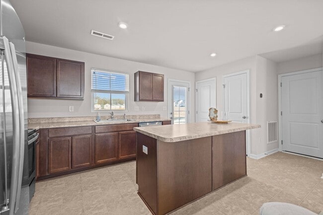 Photo - 160 Day Song Ct