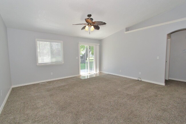 Photo - 2624 Manchester Dr