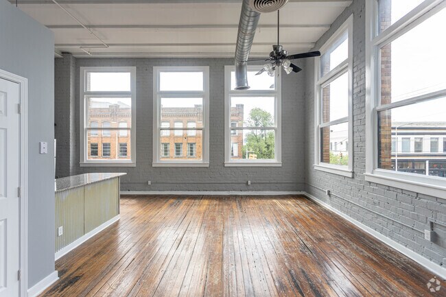1BR, 1BA - 1,215SF