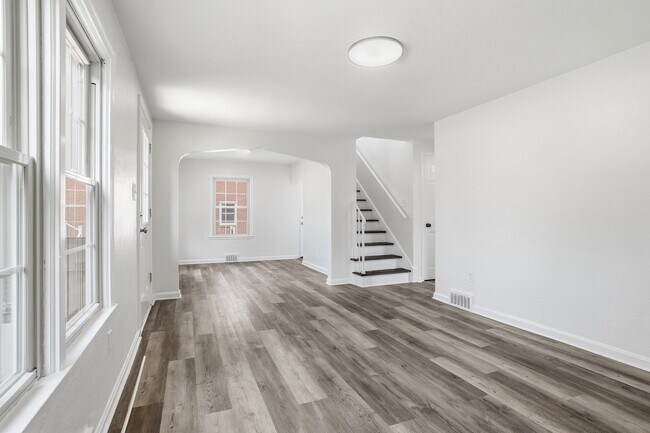 Photo - 165 Meadowbrook Dr