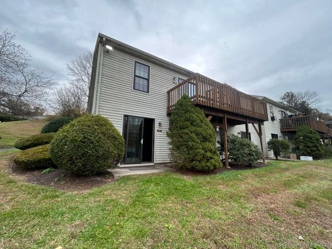 Building Photo - 177 Aspetuck Vlg Unit 177