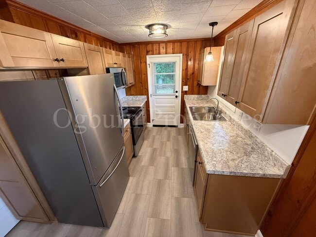 Photo - 204 Willow Creek Rd