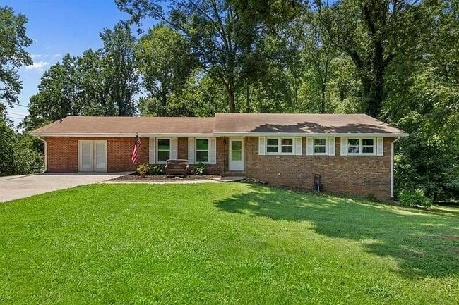 Building Photo - 2855 Old Carriage Dr SW