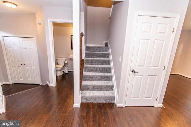 Photo - 614 Tuckahoe Creek Ct