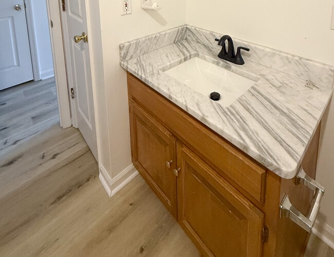 Photo - 409 E Roosevelt Ave