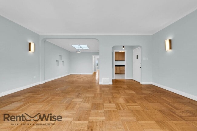 Photo - 824 Garfield St