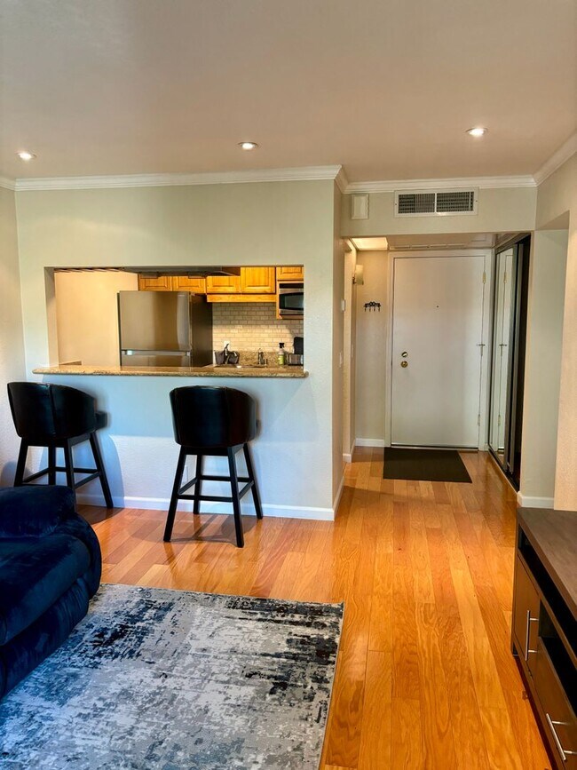 Photo - Light, Bright, Immaculate and lightly furnished 1 bd 1 ba condo in Walnut Creek- Keys Condo's Unit 503