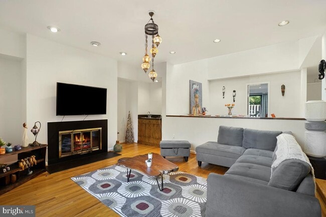 Photo - 5351 Strathmore Ave