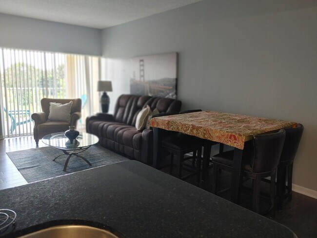 2100 Greenview Shores Blvd Unit 519
