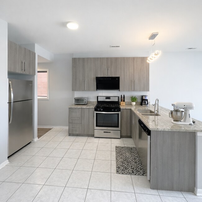 Photo - 2413 W Taylor St Unit 2