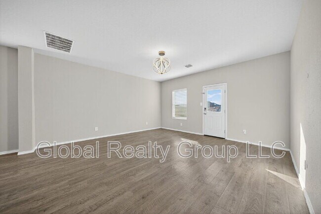 Photo - 10419 Lateleaf Oak