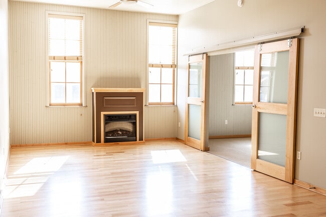 Photo - Larson Square Lofts