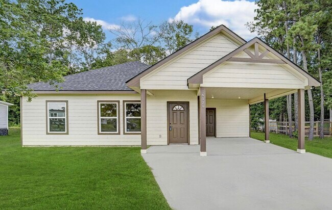 Photo - 16529 Kingsbury Dr