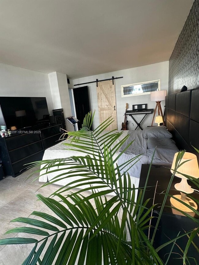 Photo - 600 NE 36th St Unit 701