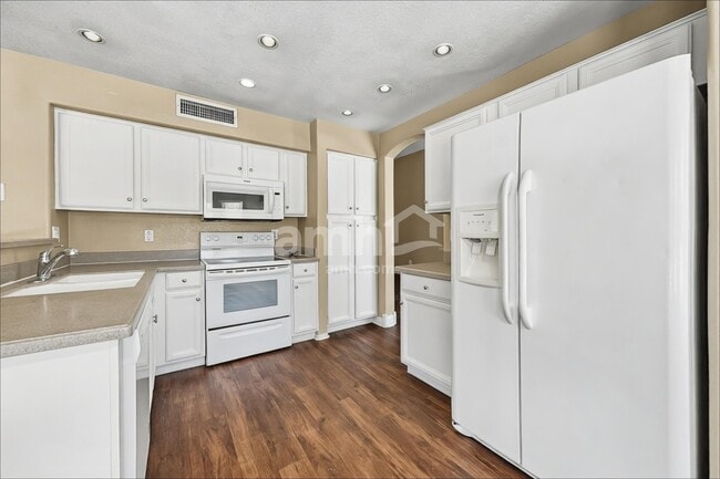 Photo - 907 N Albert Dr