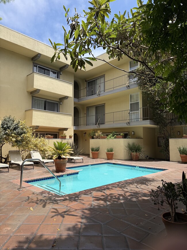Photo - 2311 4th St Unidad 2311 4th st. 221