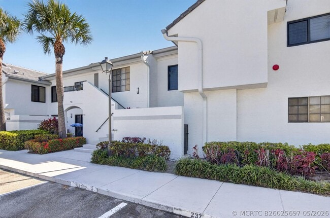 Building Photo - 15694 Loch Maree Ln Unit 5903
