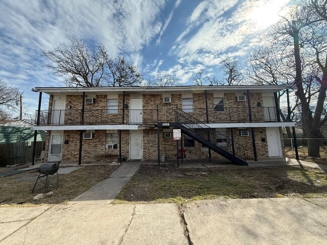 Building Photo - 1016 N 12th St Unit #5