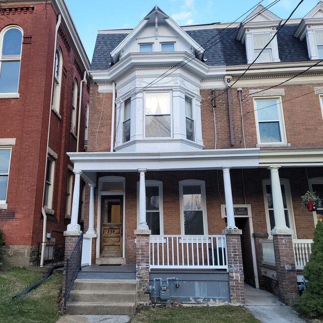 Photo - 339 N Charlotte St Unidad #3. Third Floor-JM