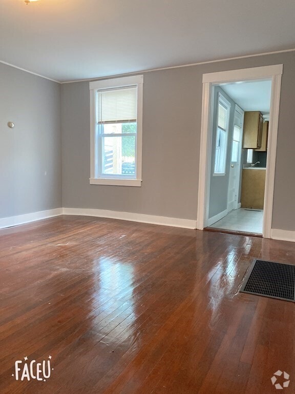 Building Photo - 21 Common St Rental