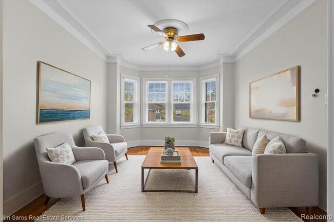 Photo - 981 Beaconsfield Ave Unidad 2N