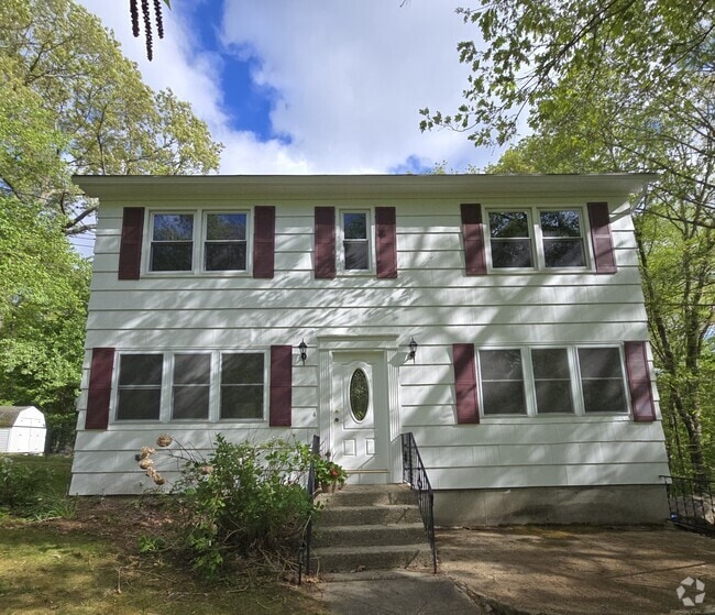 Building Photo - 10 Nutmeg Dr Rental