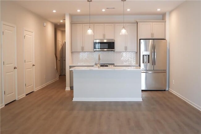 Photo - 481 Crown Dr