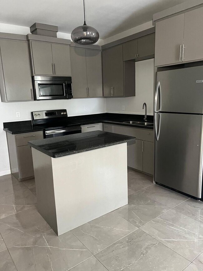 Photo - 219 Fig Dr Unidad #3