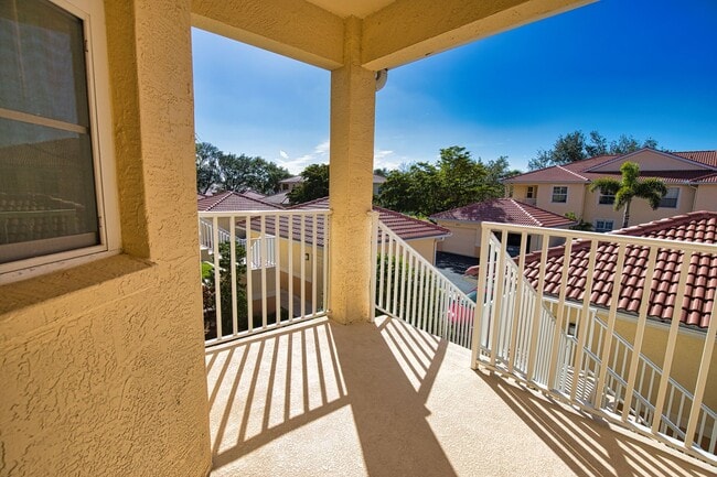 Photo - Annual Unfurnished 2 Bedroom 2 Bathroom Second Floor Condo in Casa Del Lago! Unit 904