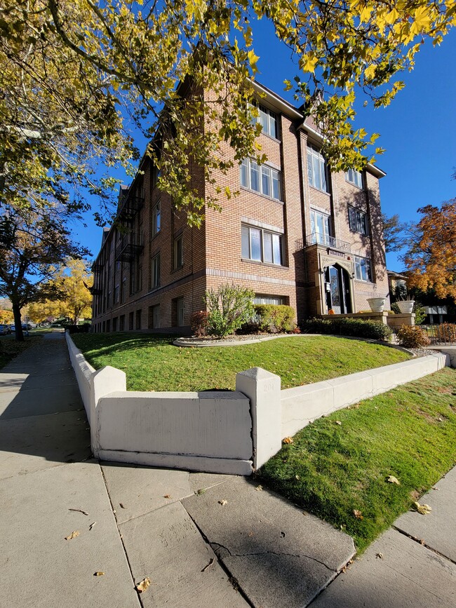 Photo - Graylyn Apartments
