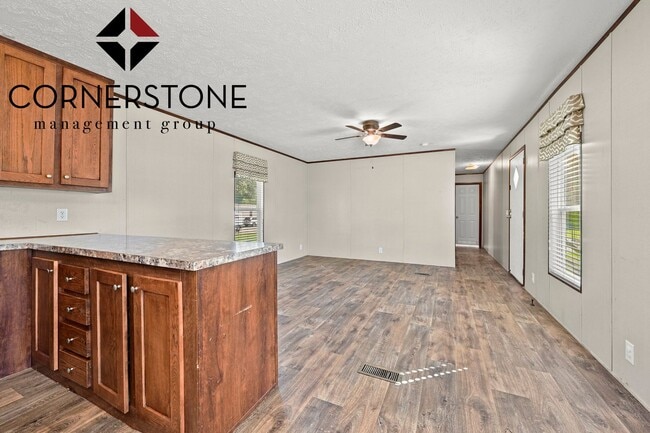 Photo - Cozy 3-Bed, 2-Bathroom Trailer Home Available for Rent! Located off of Strawberry Lane in Albany!