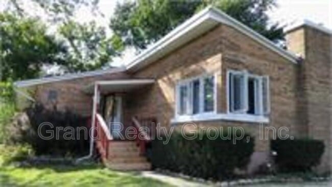Building Photo - 880 Ferndale St Rental