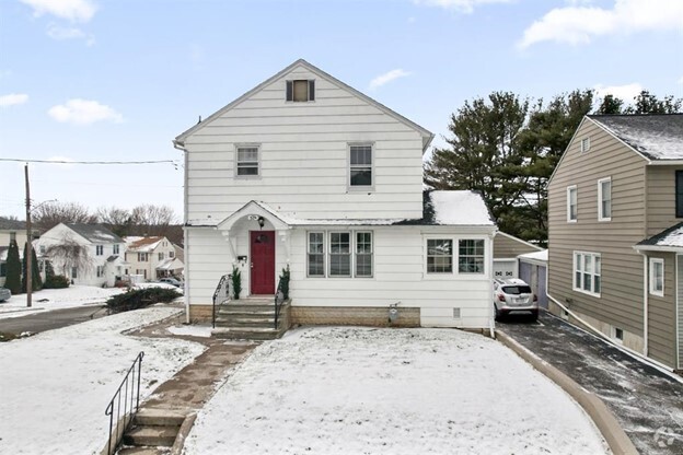 Building Photo - 526 Airey Ave Rental