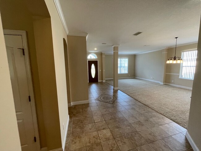 Photo - 6 Prince Patric Ln